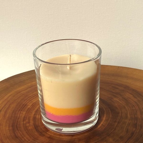 Frangipani & Ylang Ylang pure soy Classic, with glass, burns brightly for a total of 35 hours with a delightfully playful and sweet aroma.