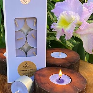 Relaxation oil blend scented tea-light cups burn brightly for eight hours each. Presented in a 10 pack windowed gift-box.