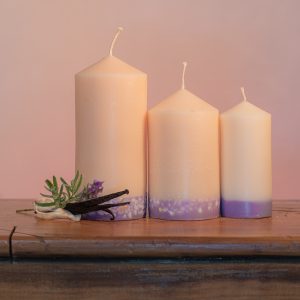 Luxurious essential oils of Lavender and Vanilla make this light cream coloured candle a favourite. It features a lilac base embedded with soft pastel river pebbles.